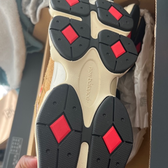 New Balance Tan and Pink Sneakers with Red Accents - Picture 5 of 11